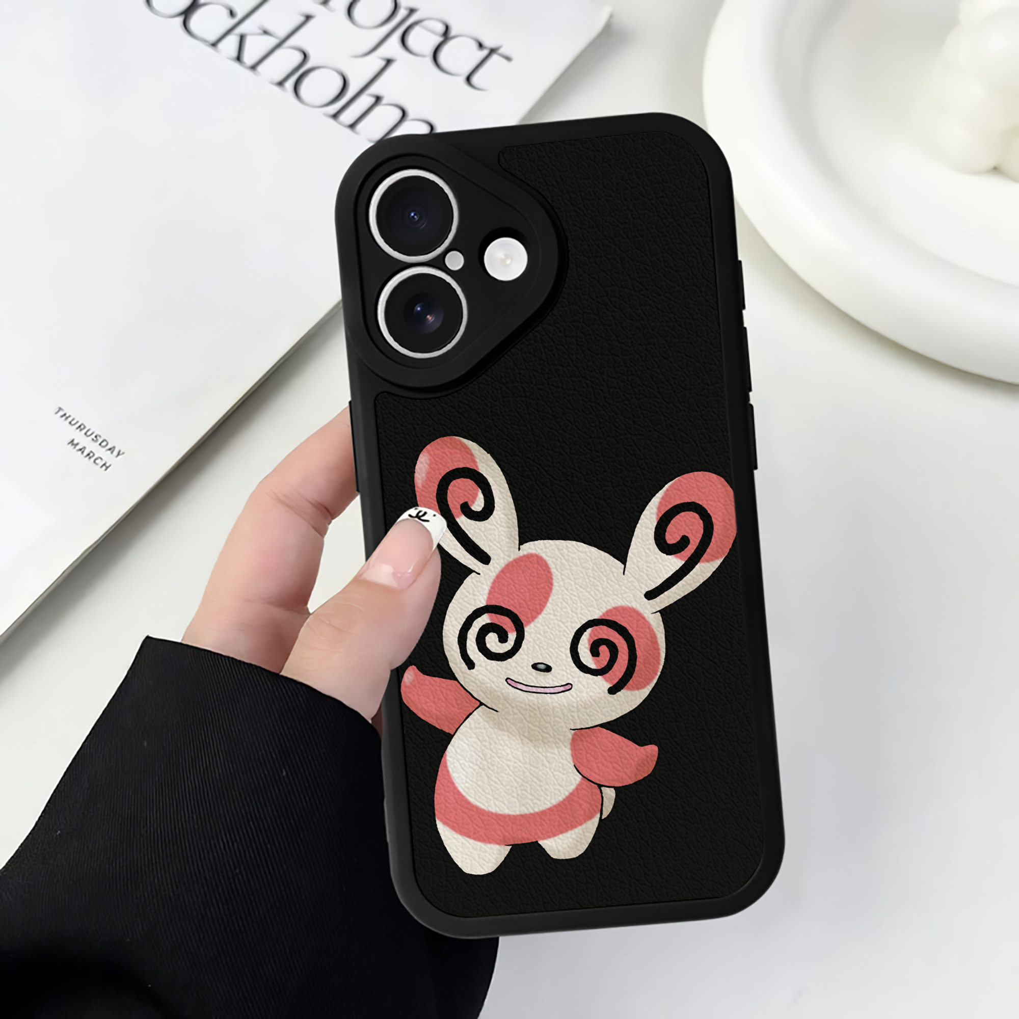 （画像用） ポケットモンスター Pokémon 【iPhone 16シリーズ対応】シリコンスマホケース（レザー調） 材質：シリコン